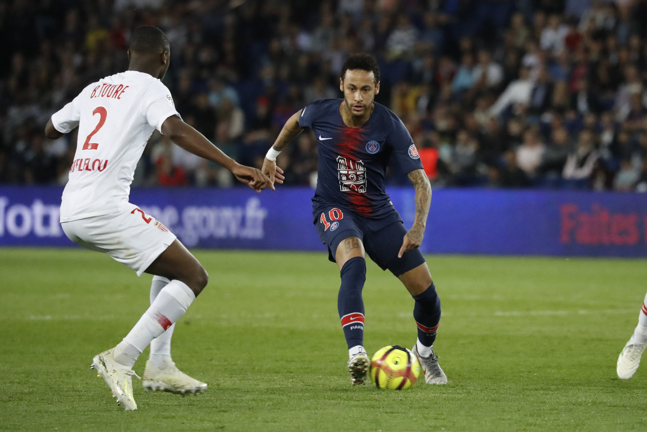 中超争冠格局发生变化（中超争冠态势生变）