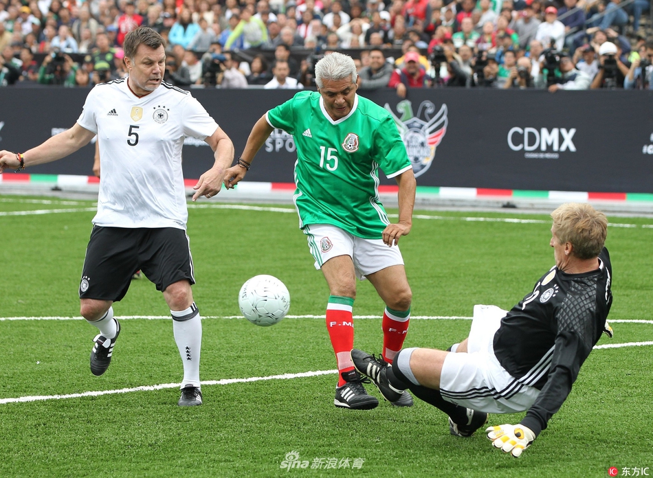 海港夺冠真相曝光！穆斯卡特硬刚挖角+3大对手集体送人头（海港称王内幕揭晓！穆斯卡特强硬回击挖角，三大对手集体失误送礼）